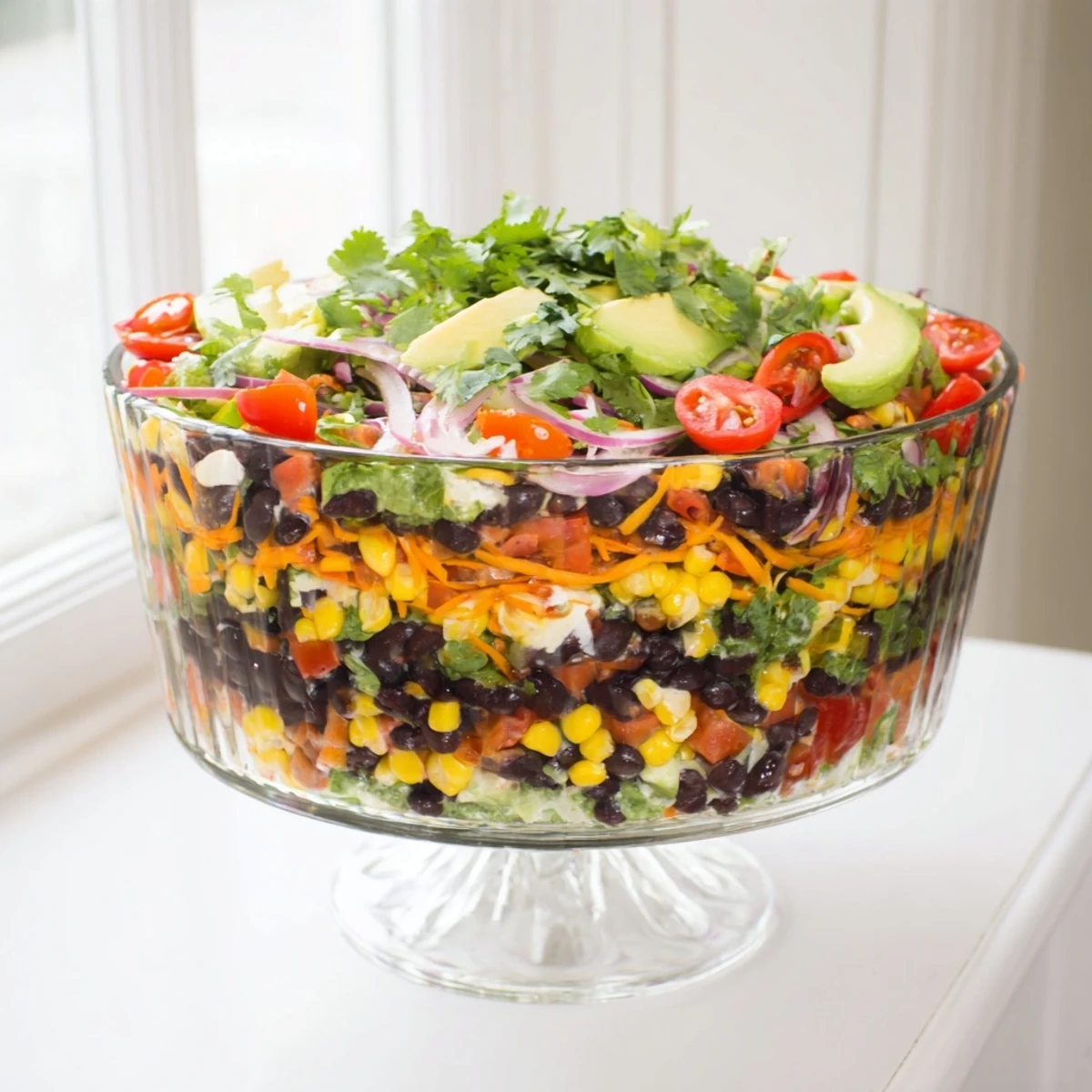 Enjoy this Southwestern Sunset Palette salad, a colorful blend of vegetables and spicy chili cheese, ready in just minutes!