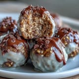 No-bake Peanut Butter Energy Balls with Dark Chocolate Chips - perfect for meal prep, these energy bites are packed with oats and chocolate goodness.  